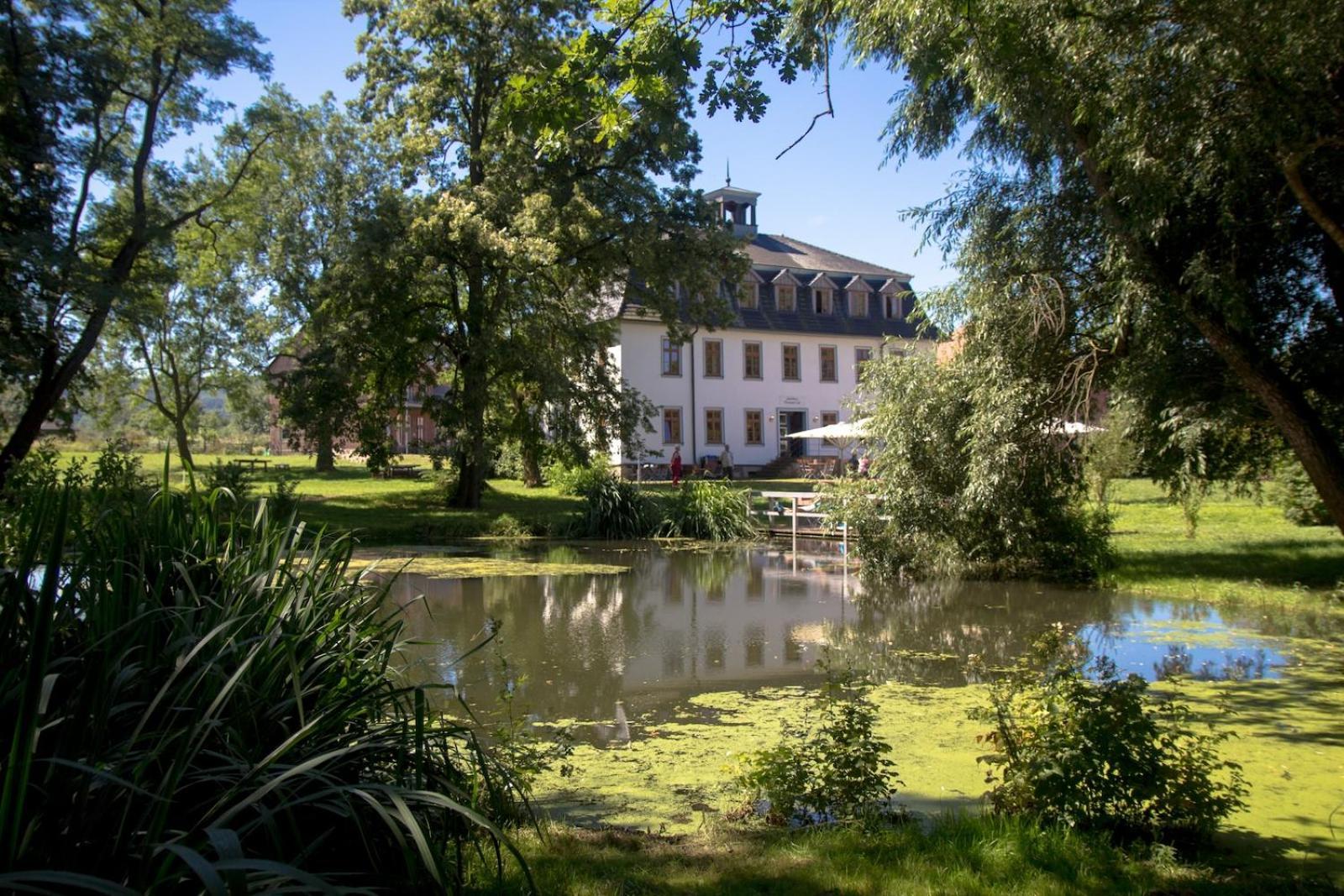 Biohotel Stiftsgut Wilhelmsgluecksbrunn Creuzburg Bagian luar foto