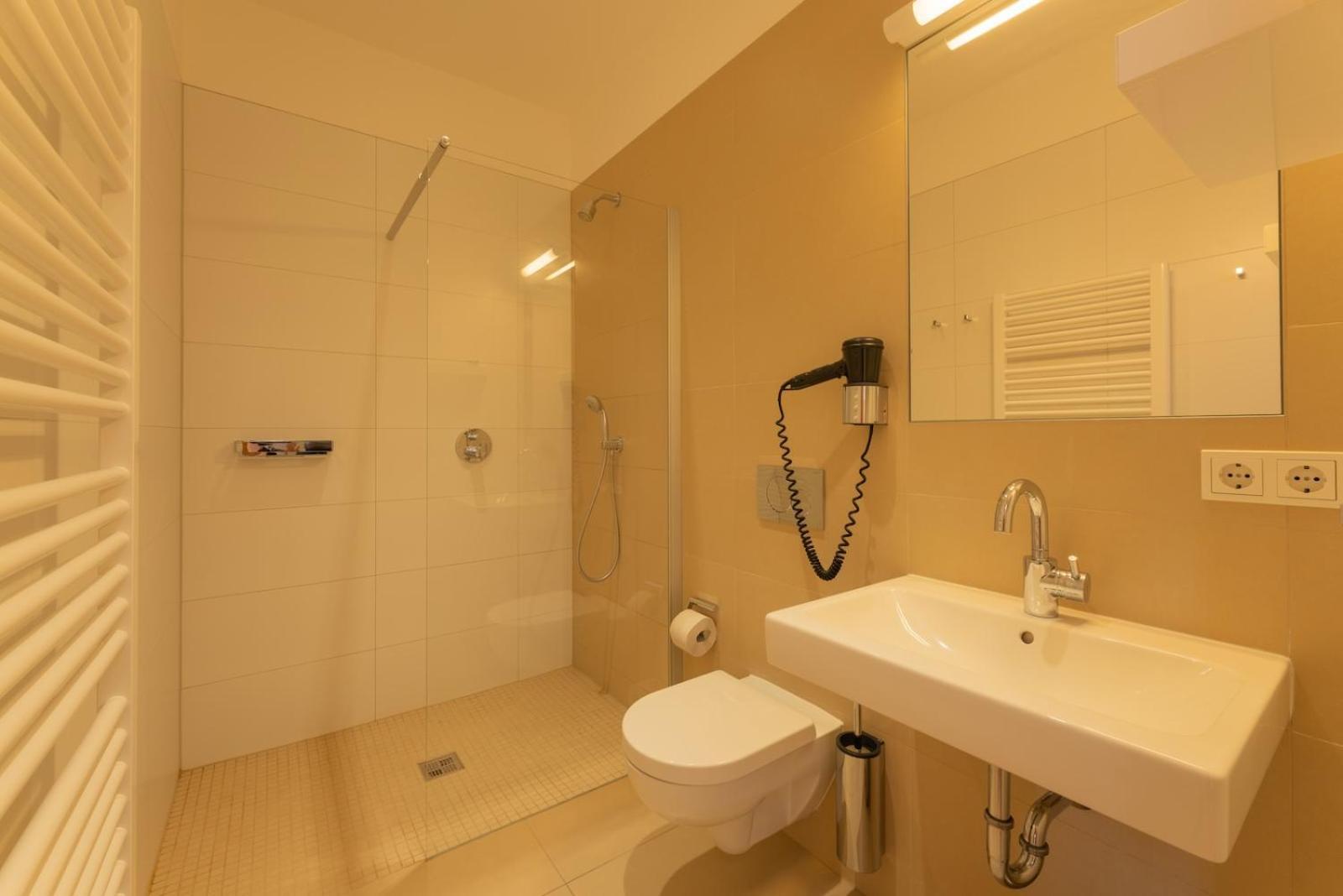 Biohotel Stiftsgut Wilhelmsgluecksbrunn Creuzburg Bagian luar foto