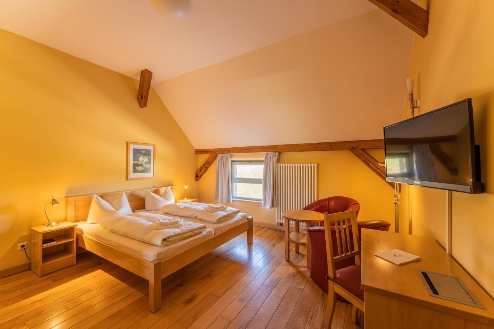 Biohotel Stiftsgut Wilhelmsgluecksbrunn Creuzburg Bagian luar foto